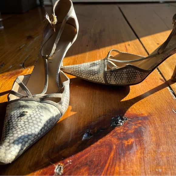 Rare CHANEL snakeskin t-strap pointy toe pumps, size 38.5. - Picture 5 of 5